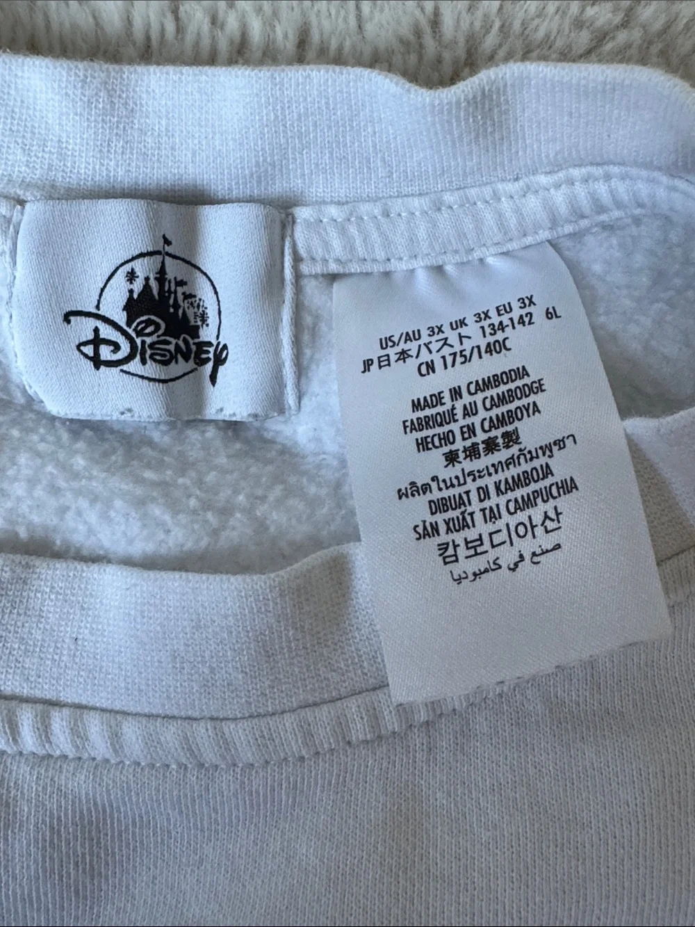 Disney Minnie Mouse Woman's Crew Neck Sweatshirt 3X - Picture 2 of 11
